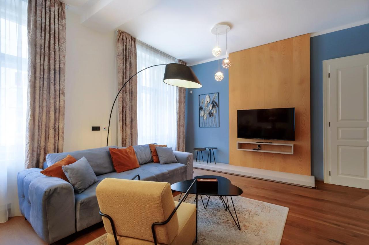 Luxury Riverside Apartmán *